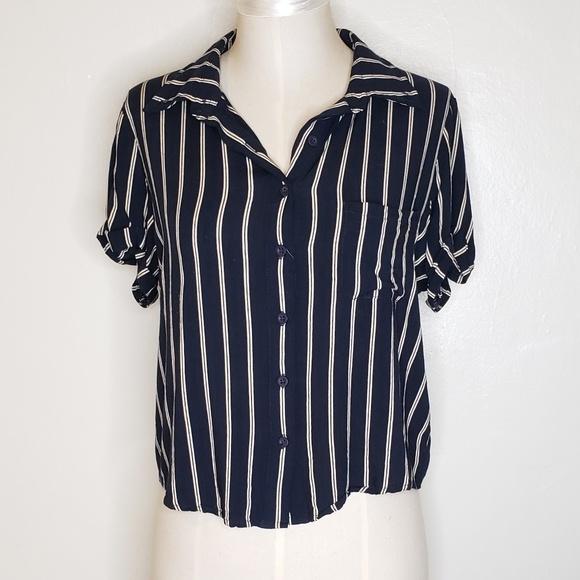 Brandy Melville Striped Cropped Button-down - Picture 2 of 4